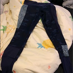 Lululemon size 6 blue camo leggings!